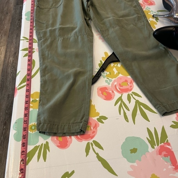 Maurices size 12 cotton/lyocell olive green, cargo pants - Picture 5 of 8